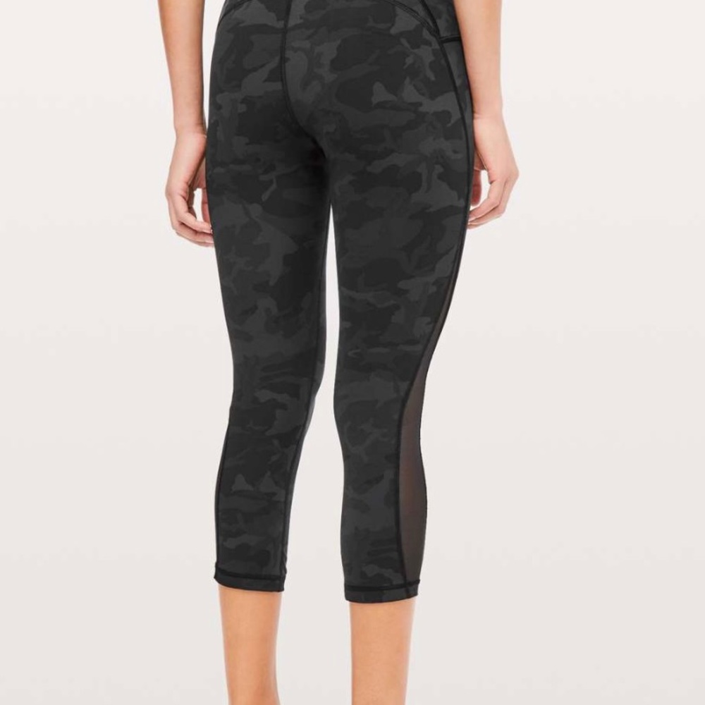 Lululemon Train Times Crop 21 inches size 6